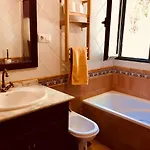 Duermevela, Vencejo. * شقوبية
